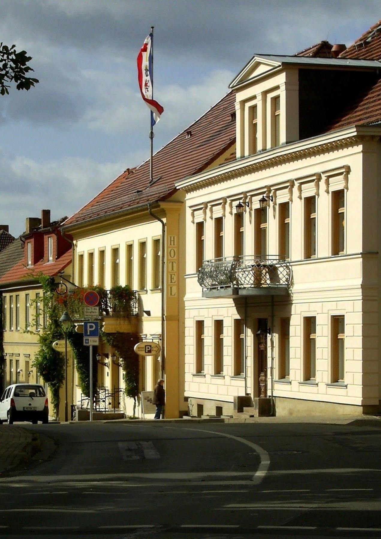 Hotel Garni Schlossgarten Neustrelitz Zewnętrze zdjęcie